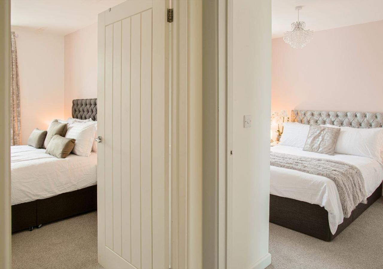Stunning 2 Bed With Private Patio And Free Parking Cheltenham Exterior foto