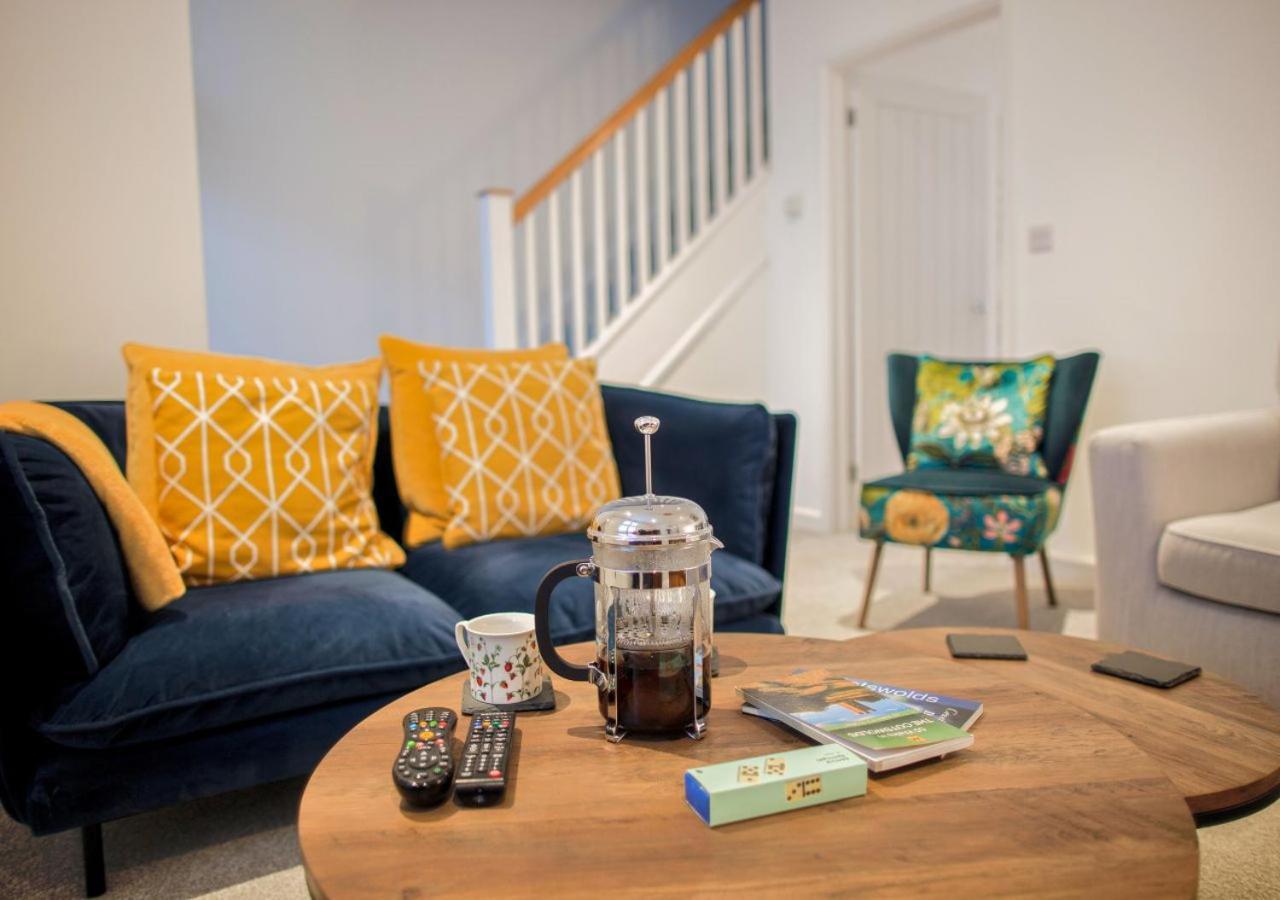 Stunning 2 Bed With Private Patio And Free Parking Cheltenham Exterior foto